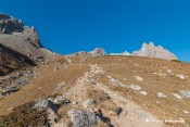 sentier beraudes ligne droite direction les brusas