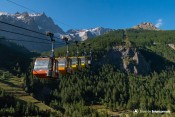 telepheriques la grave cabines colorees