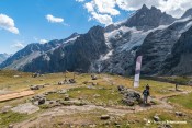 telepheriques la grave gare peyrou amont aire detente face glacier bec homme